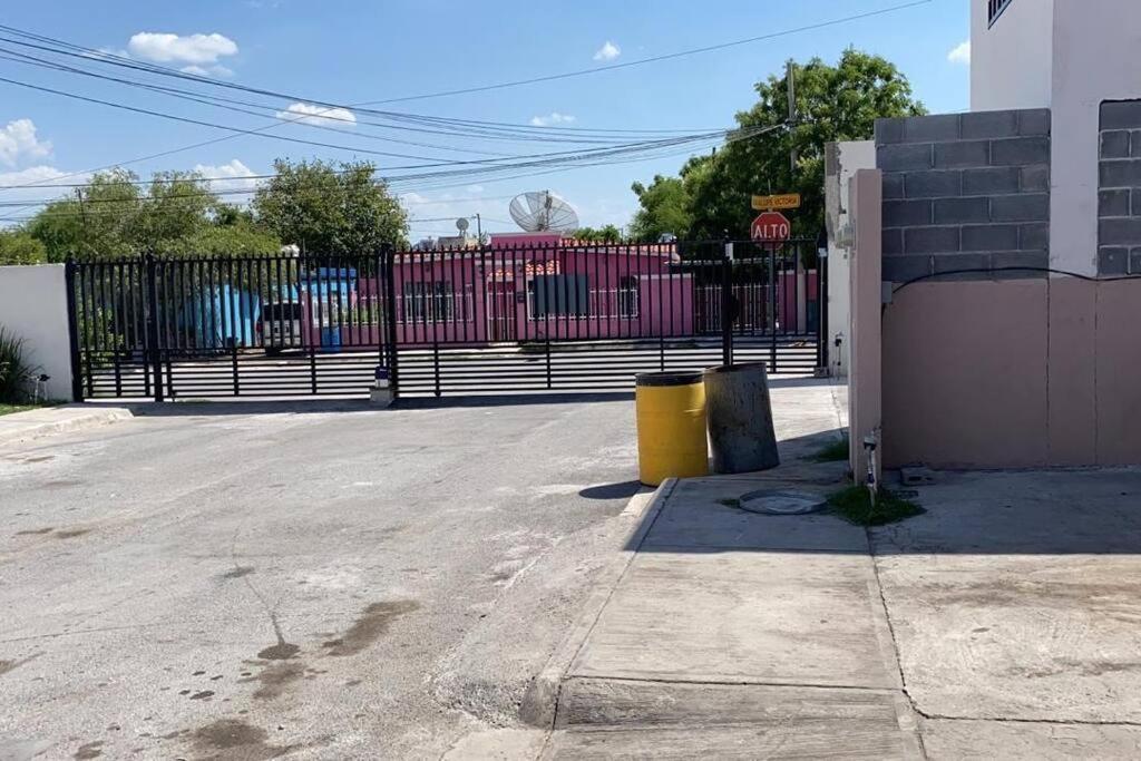 Casa Completa En Privada Y Con Cochera Monclova Exterior foto